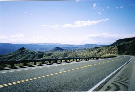 [Landscape before reaching the Hoover Dam.]